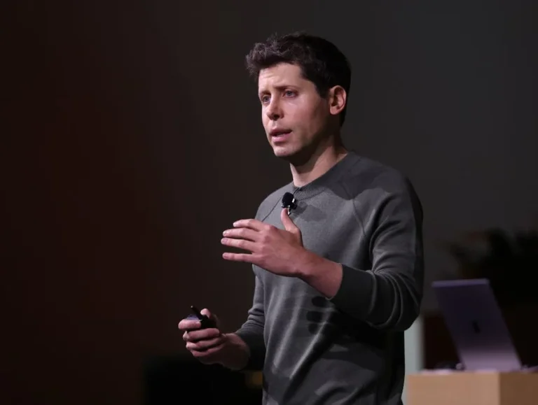 Sam Altman Says World Is ‘Right to Be Afraid’ of AI, but Trust the Industry Sam Altman